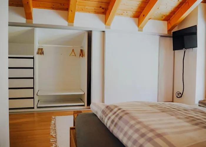 Zur Linde Apartment *